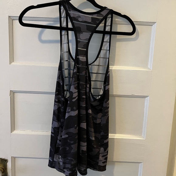 Zyia Active Camo Tank Top - Picture 4 of 6